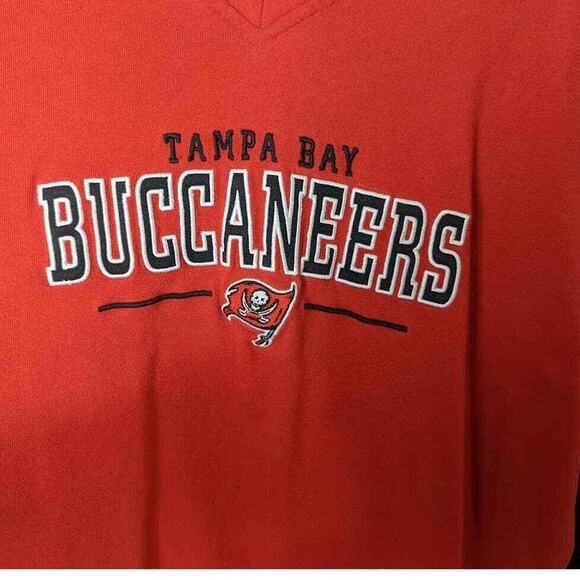 TAMPA BAY BUCCANEERS 2XL V-Neck Pullover Sweatshirt NFL Embroidered - Picture 3 of 7